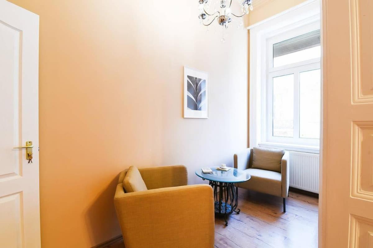 Appartamento Very Very Spacious New Budapest