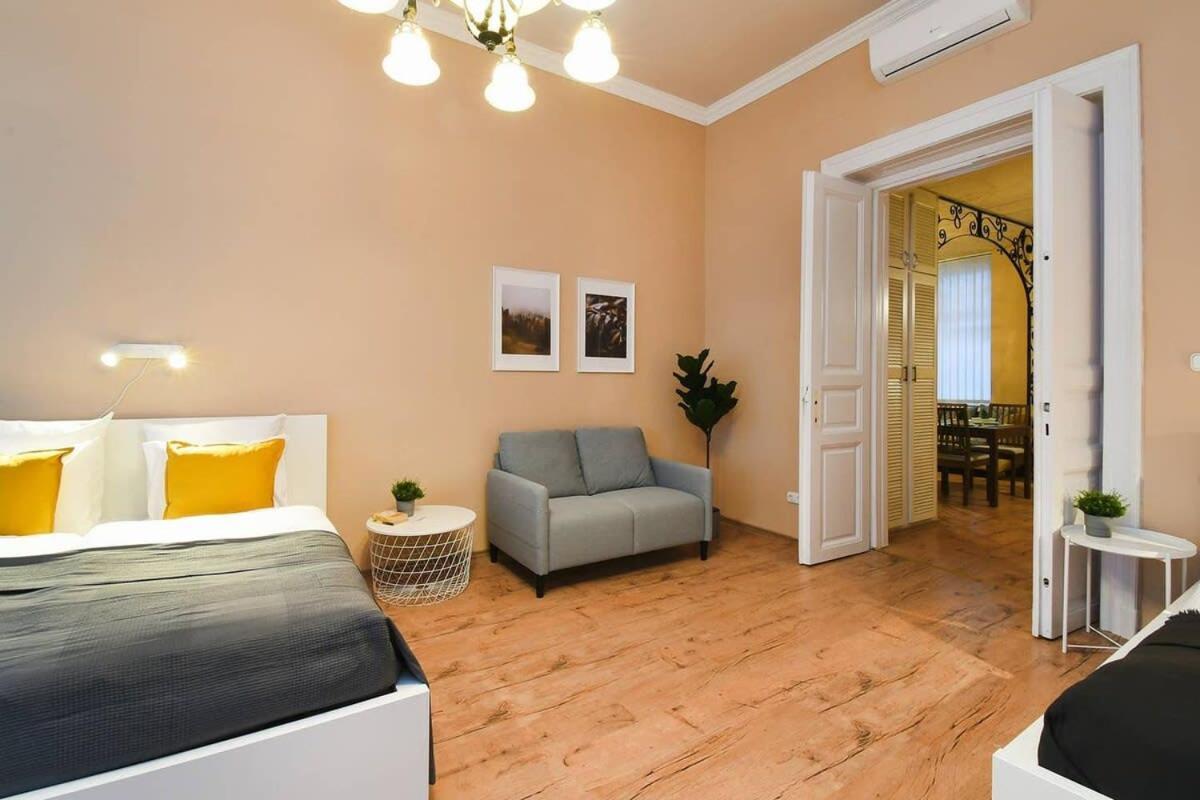 Appartamento Very Very Spacious New Budapest