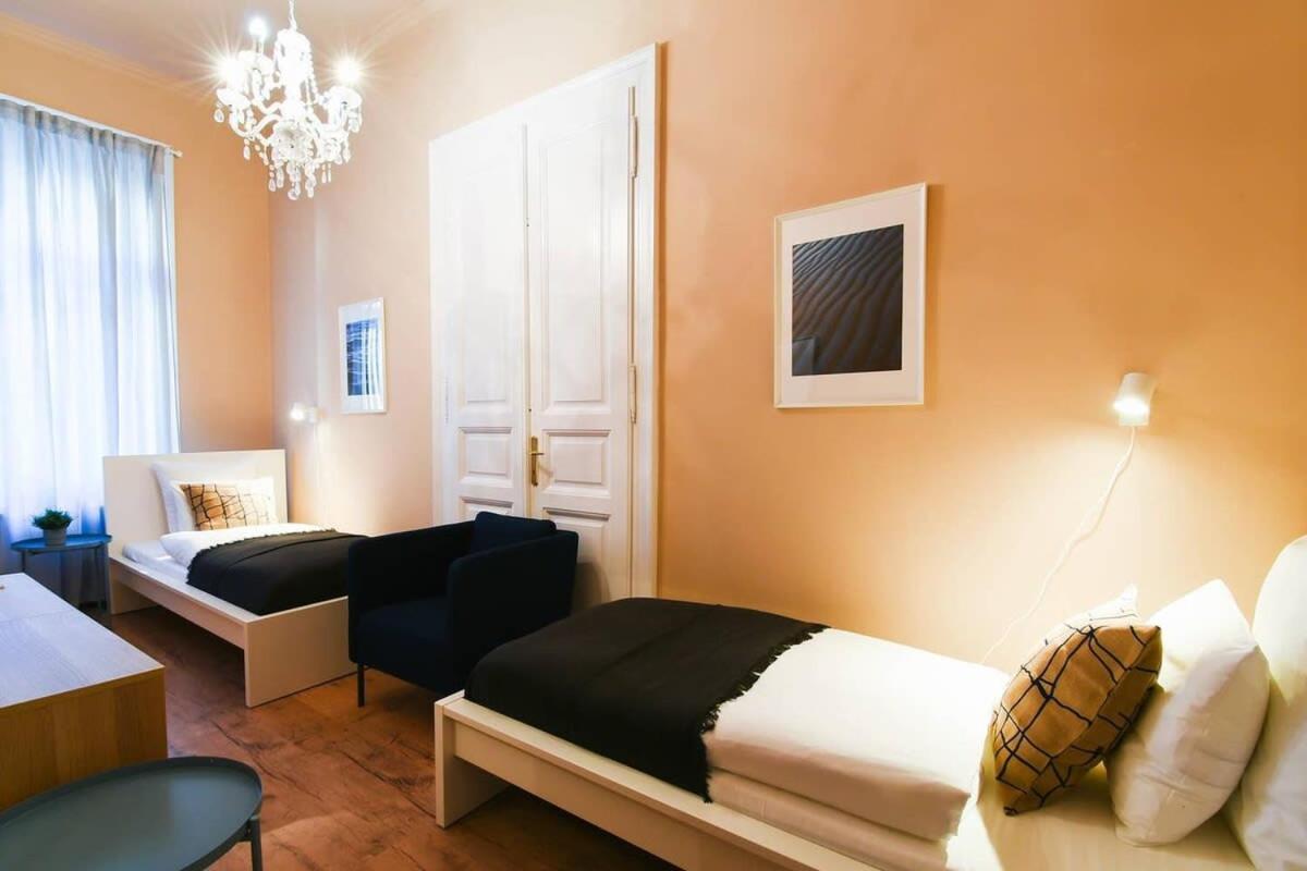 Very Very Spacious New Budapesta